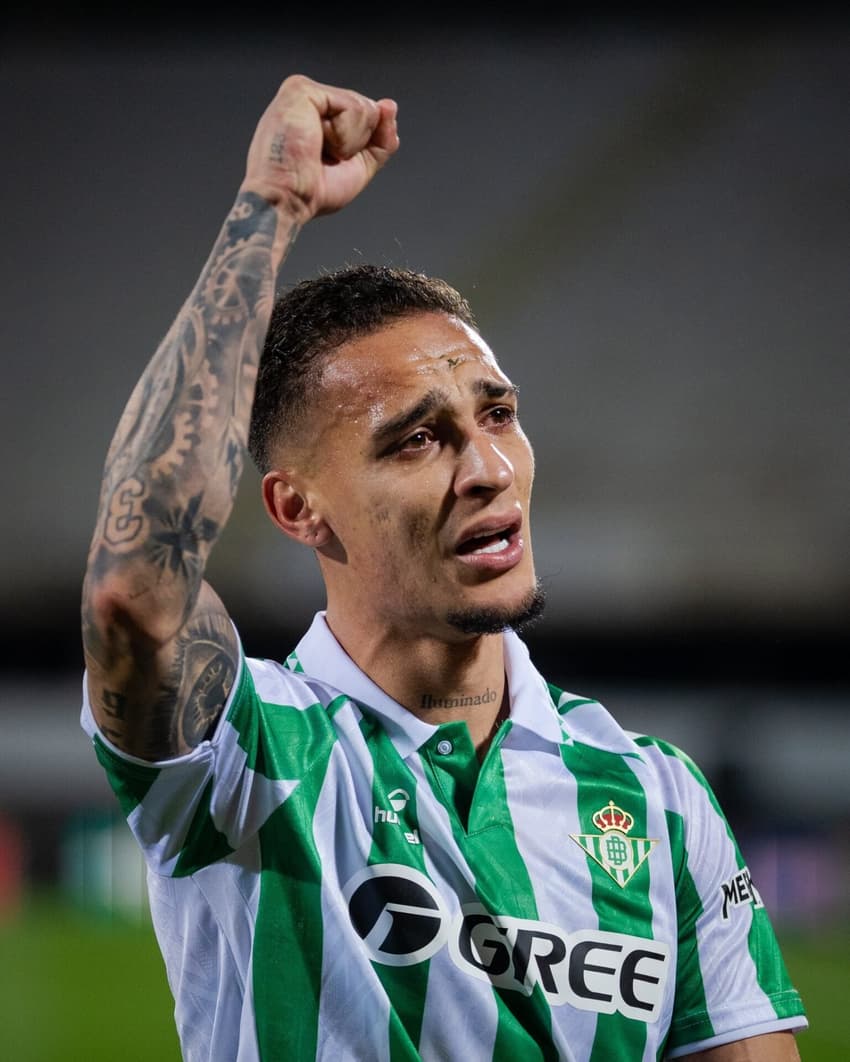 Antony fez um gol e deu uma assistência para levar o Real Betis à final da Conference (Reprodução: Antony)