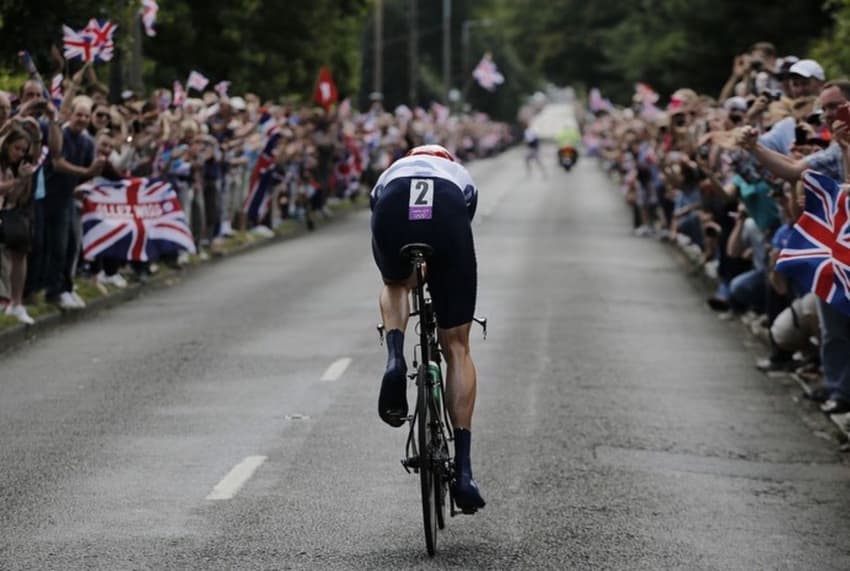Bradley Wiggins usando o ciclismo como forma de terapia após aposentadoria (Foto: Reprodução/ Redes Sociais)
