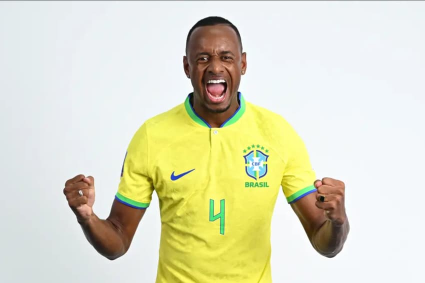 Catarino é jogador da seleção de futebol de areia (Foto: Reprodução / FIFA)