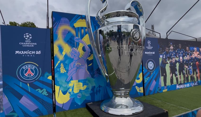 Troféu da Champions League. (Foto: Felipe Barbalho)