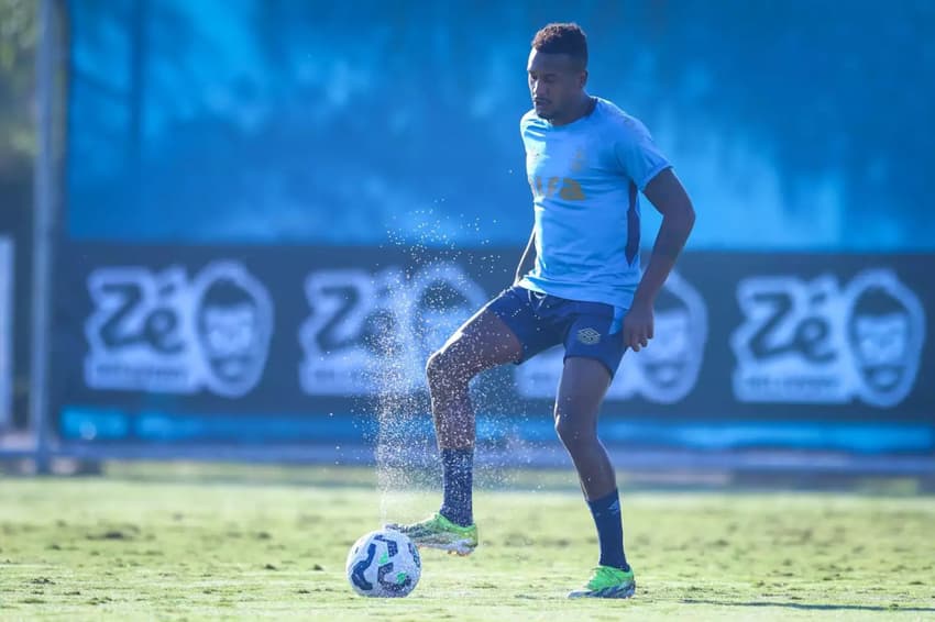 Edenilson em treinamento do Grêmio. (Foto: Lucas Uebel/Grêmio FBPA)