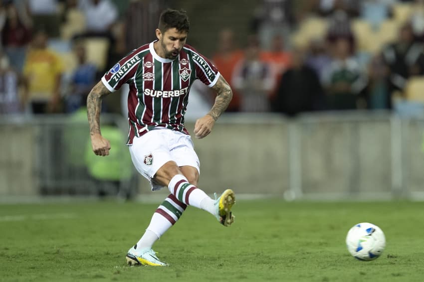 Everaldo perde pênalti em Fluminense x Union Espanhola