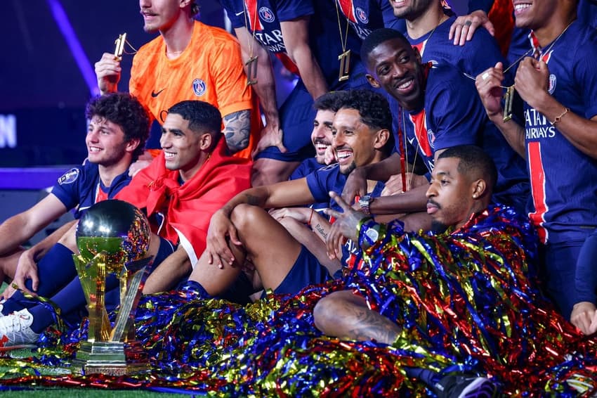 Marquinhos e jogadores do PSG comemoram título do Campeonato Francês