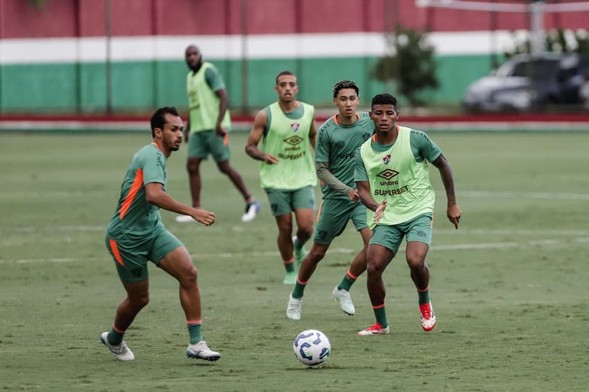 Hércules está na escalação titular do Fluminense contra o Sport