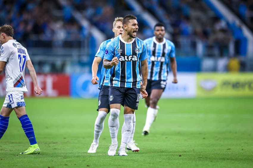 João Pedro comemora gol no empate do Grêmio com o Godoy Cruz. (Foto: Lucas Uebel/Grêmio FBPA)
