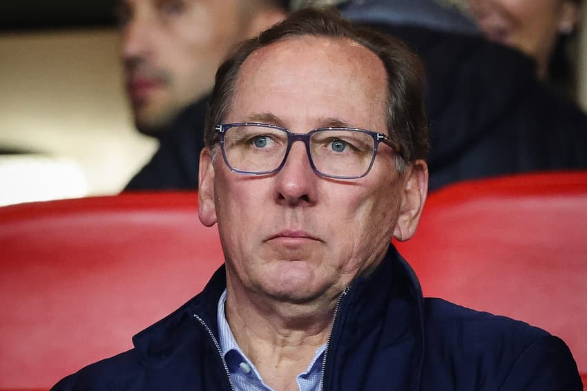 John Textor acompanha jogo do Lyon contra o Monaco, pelo Campeonato Francês