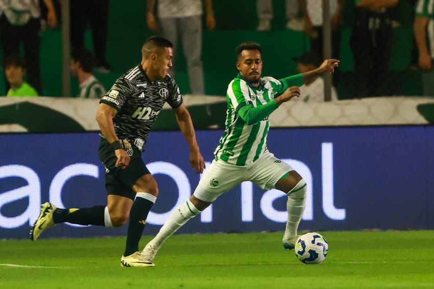 Cuello em Juventude x Atlético-MG, no Alfredo Jaconi (foto: Luiz Erbes/AGIF).