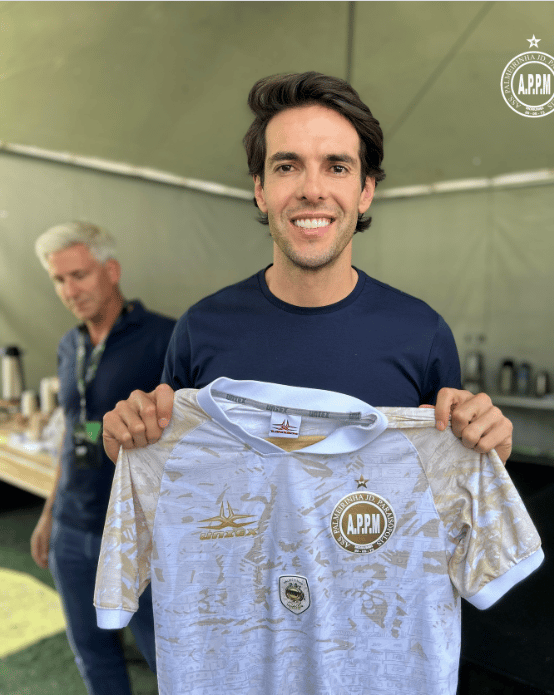 Kaka em Paraisópolis