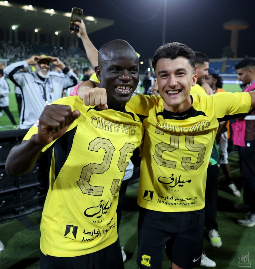 Mundial de Clubes: Kanté comemorando o título saudita pelo Al-Ittihad (Foto: Reprodução/X)