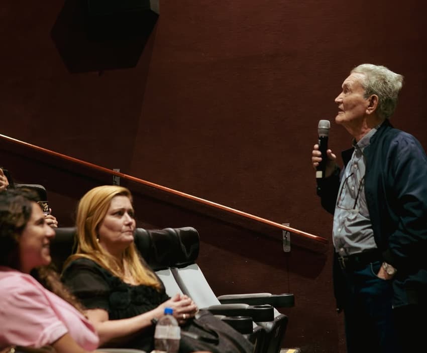 Voz marcante do futebol, Leo Batista marcou presença no Cinefoot em 2024