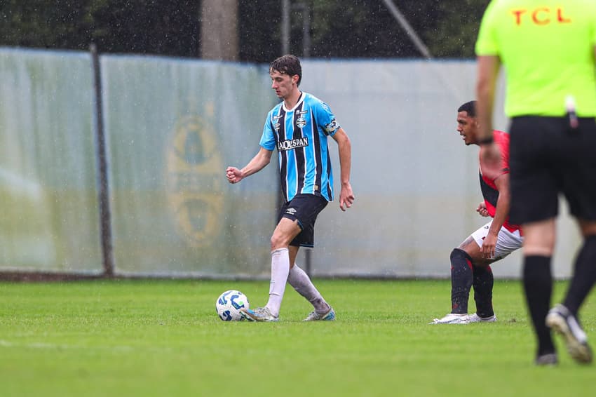 Murilo Tramontini é capitão do time sub-20 do Grêmio. (Foto: Angelo Pieretti/Grêmio FBPA)