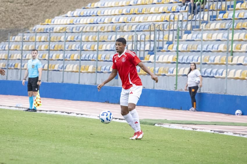 Pablo, lateral da base do Internacional