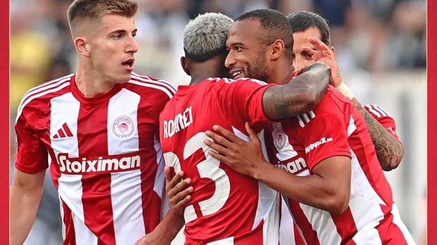 Rodinei comemora assistência para primeiro gol do Olympiacos na final da Copa da Grécia (Foto: Instagram/@olympiacosfc)