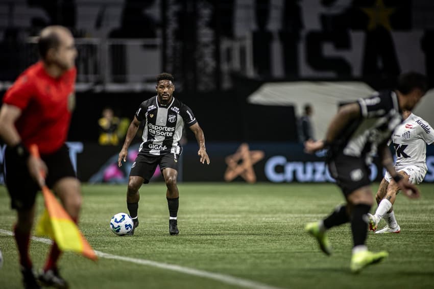 Ceará em partida contra o Santos pelo Brasileirão (Foto: Felipe Santos/Ceará SC)