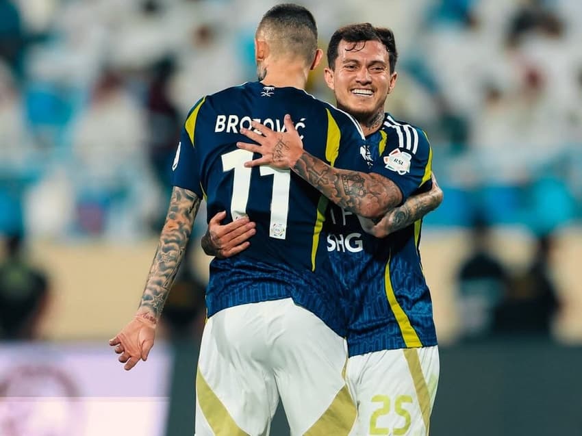 Brozovic comemora gol pelo Al Nassr contra o Al-Okhdood (reprodução: Al Nassr)