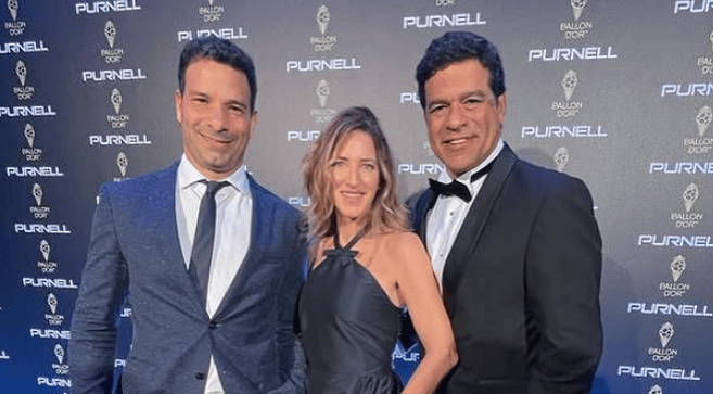 Gustavo Vieira ao lado do tio Raí em premiação Foto: Redes Sociais