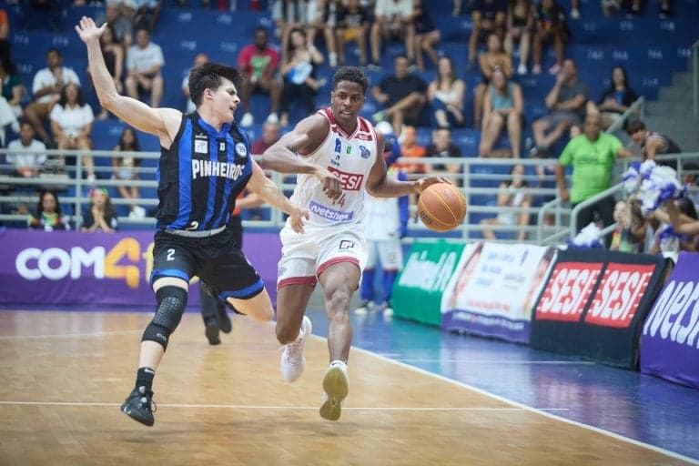 Franca e Pinheiros em jogo do NBB (Foto: Marcos Limonti/SESI Franca)