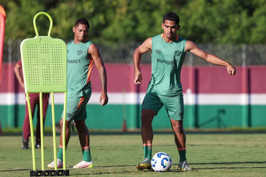 Desfalques meio renato gaúcho