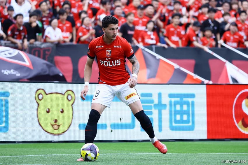 Danilo Boza em ação pelo Urawa Reds