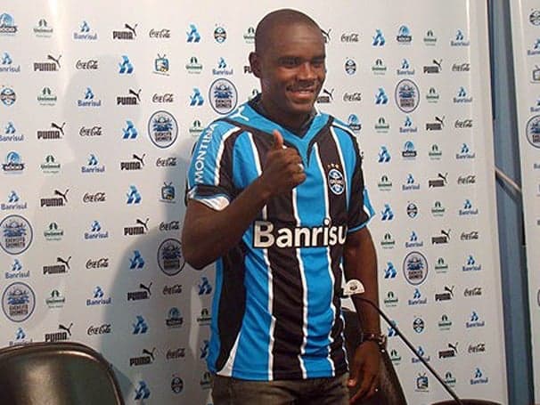 Hugo em sua apresentação ao Grêmio (Foto: Divulgação/ Grêmio)