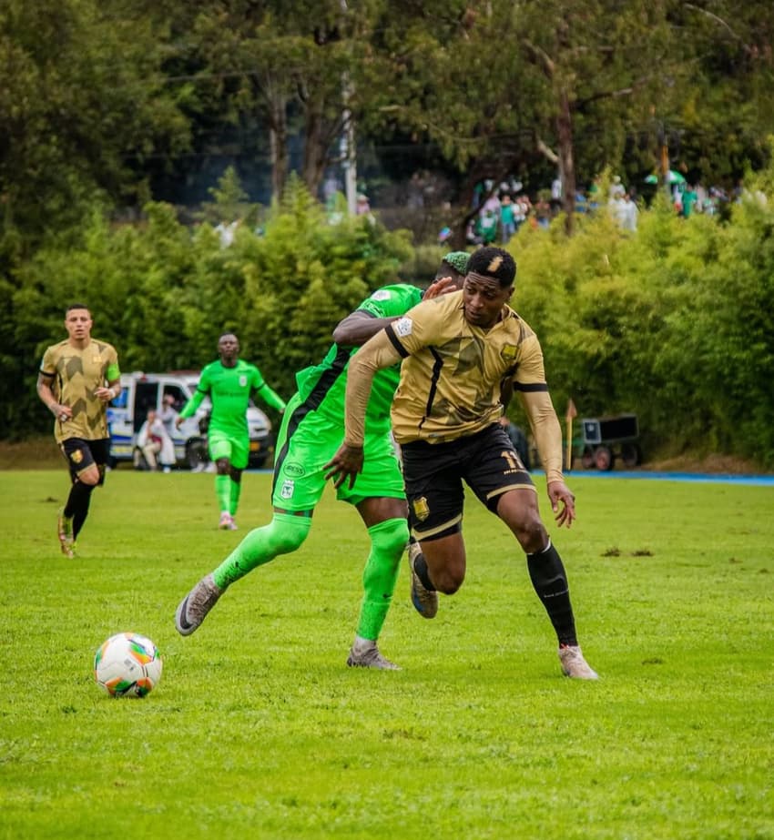 Yony González em partida do Rionegro Águilas