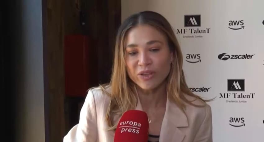 Carla Simeone fala sobre tiroteio em frente à escola das filhas (Reprodução: Marca)