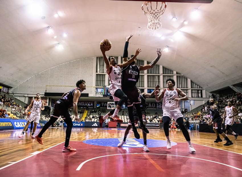 Flamengo e Franca se enfrentaram, nesta terça-feira (27), pelas semifinais do NBB (Foto: Hermes de Paula/CRF)
