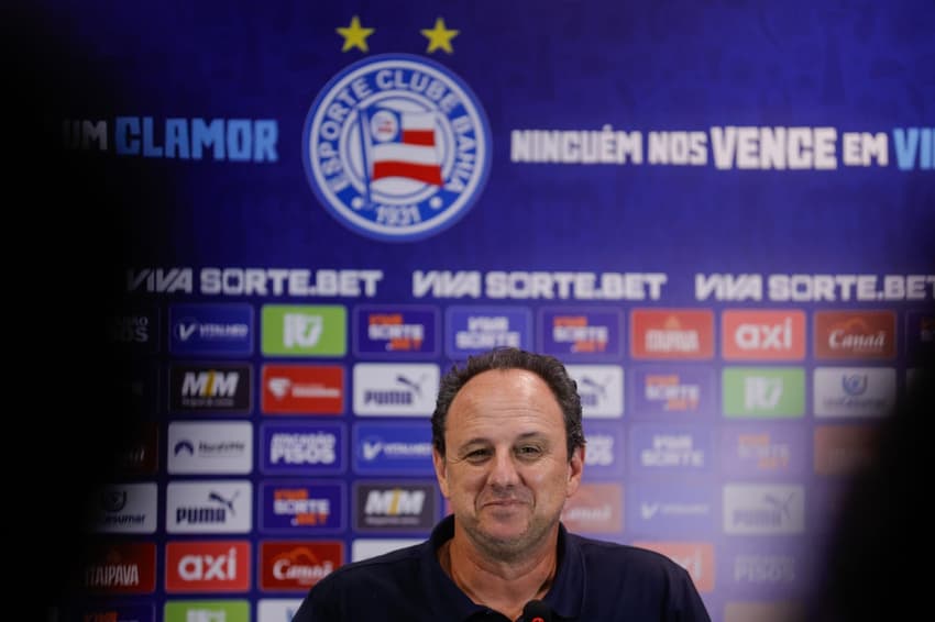 Rogério Ceni em entrevista coletiva pelo Bahia Foto: Rafael Rodrigues / EC Bahia