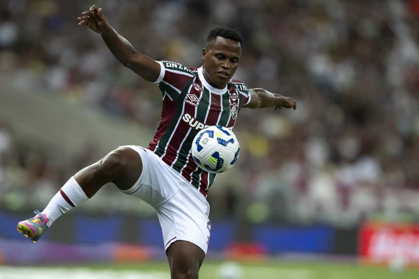 Jhon Arias em ação no jogo contra o Sport no Maracanã