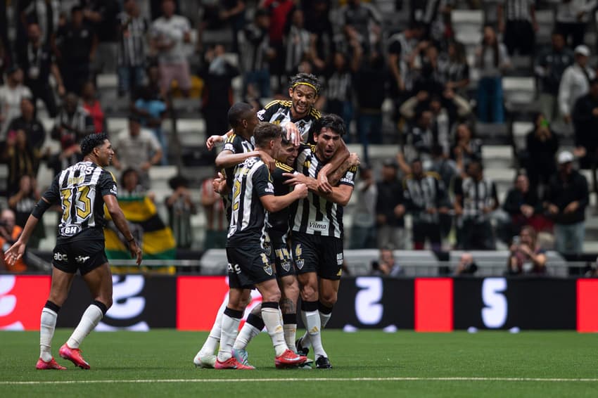 Jogadores do Atlético-MG comemoram gol contra o Maringá pela Copa do Brasil