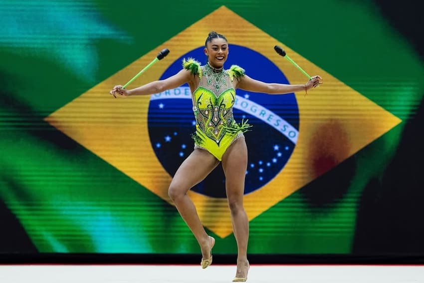 Bárbara é a principal referência individual da ginástica rítmica brasileira