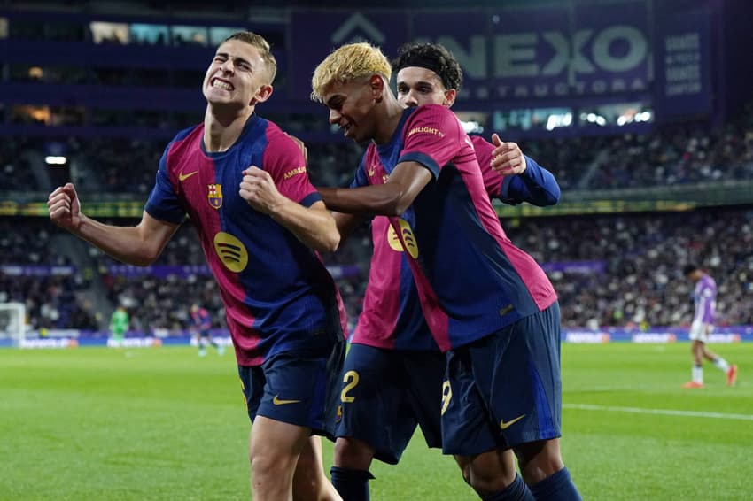 Fermín López comemora seu gol junto de Lamine Yamal no jogo do Barcelona contra o Valladolid (Foto: CESAR MANSO / AFP)