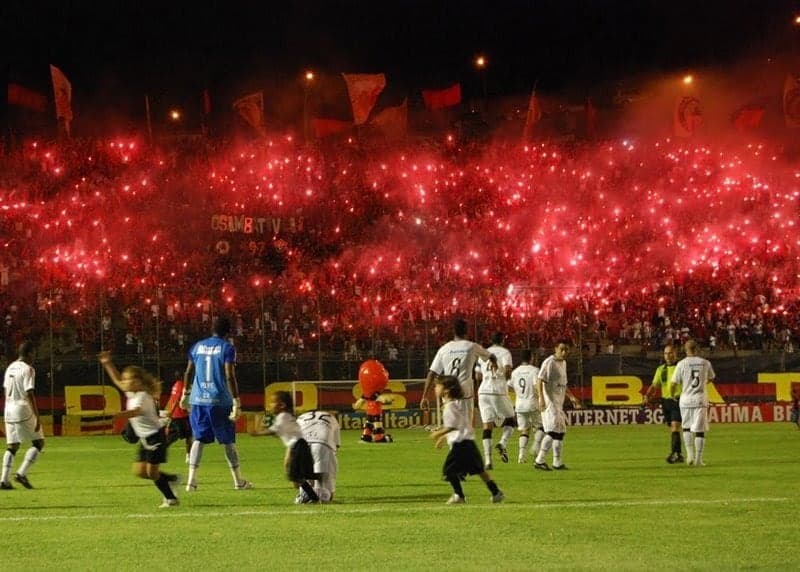 Barradão em "chamas" na final da Copa do Brasil 2010 Foto: Reprodução