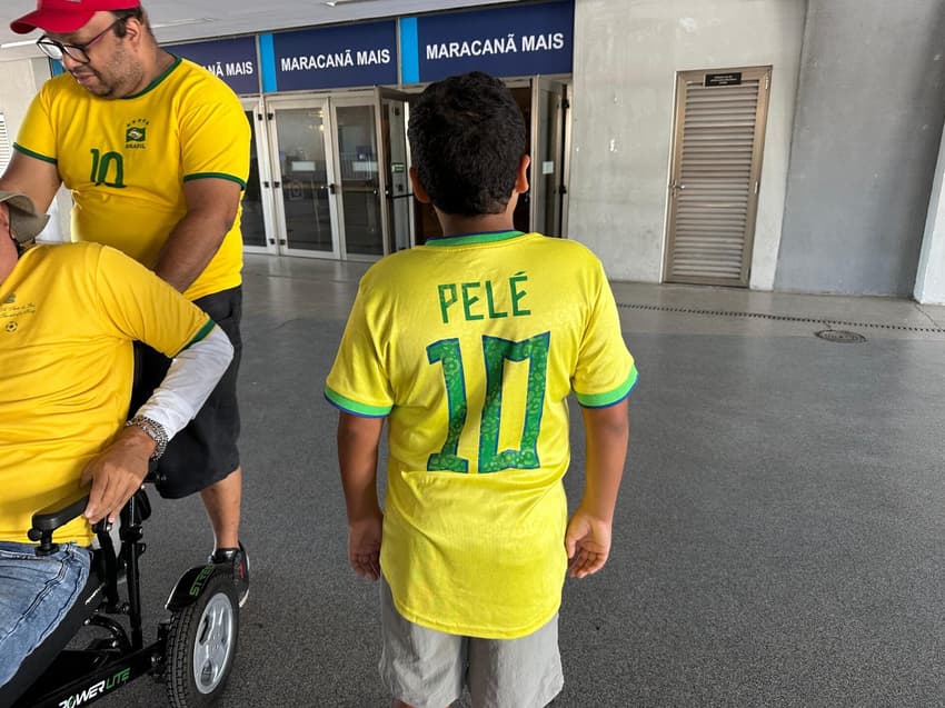 Camisa 10 eterna de Pelé (Foto: Lucas Bayer/Lance!)
