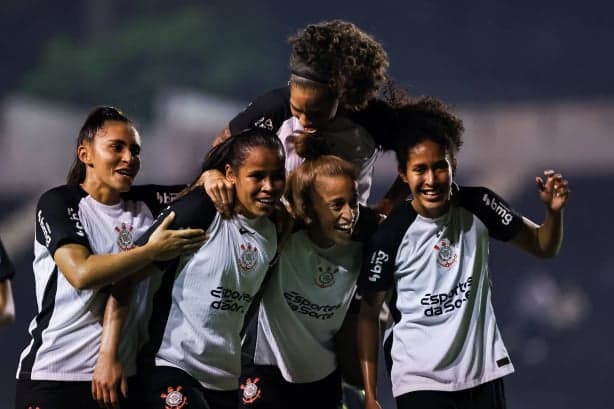 Corinthians comemora resultado.