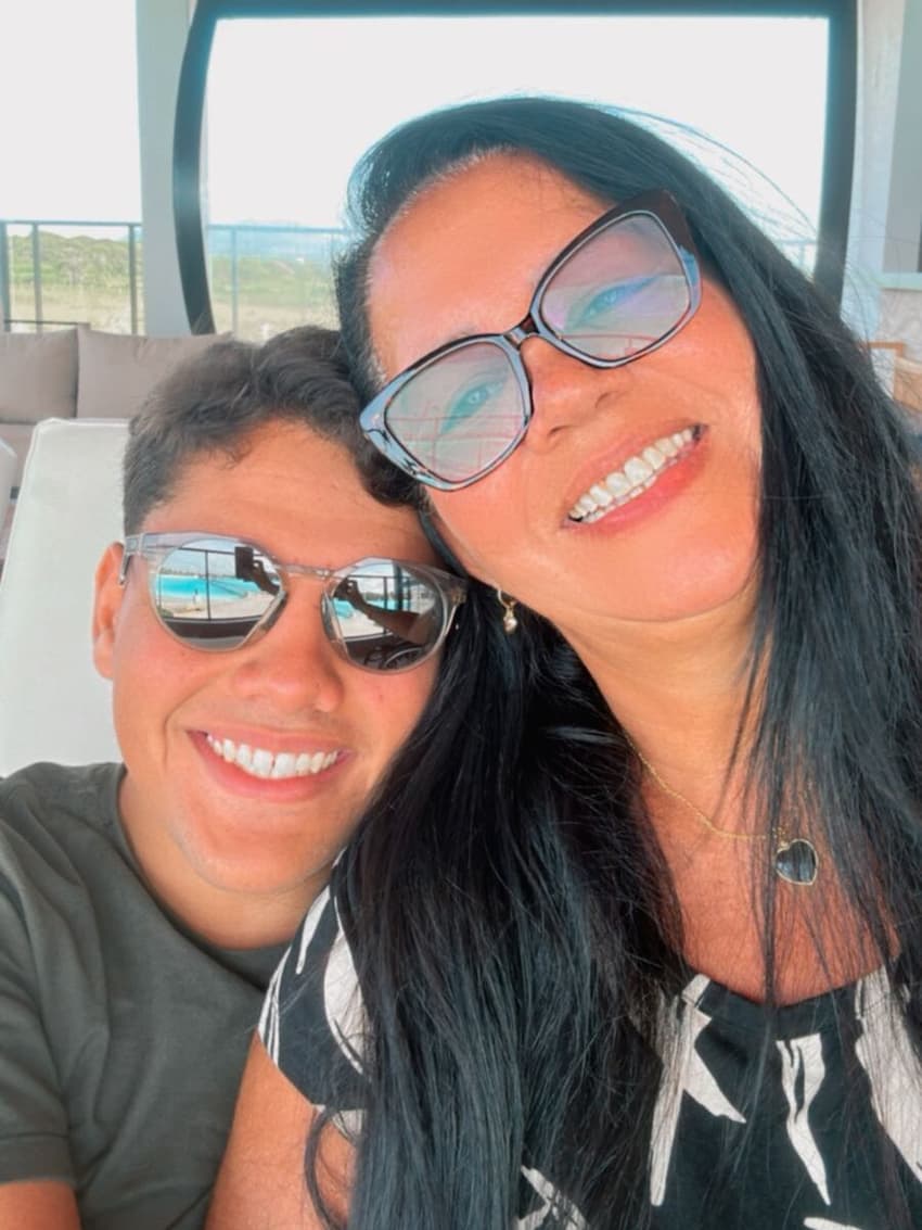 Davizinho com a mãe Denise (Foto: Arquivo Pessoal / Davi teixeira / Divulgação)
