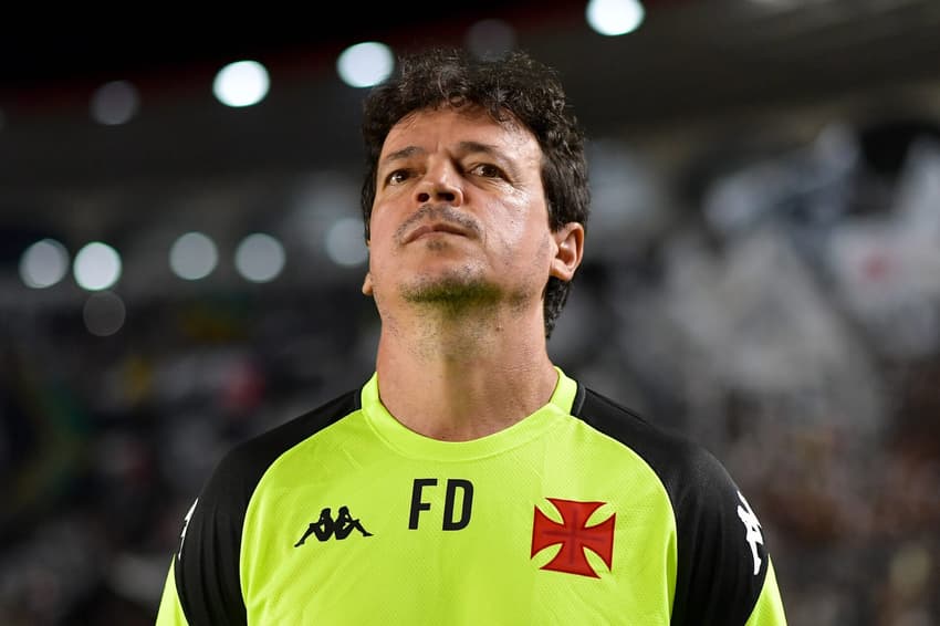 Diniz, técnico do Vasco, durante partida contra o Bragantino em São Januário