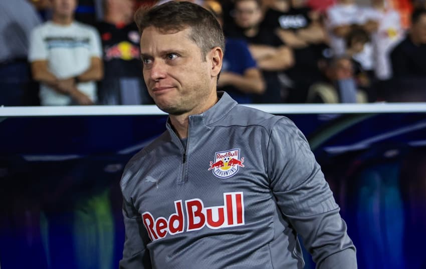 Fernando Seabra, técnico do Bragantino, no jogo contra o Palmeiras
