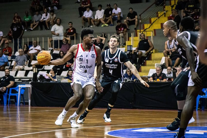 Flamengo e Corinthians se enfrentaram, nesta quinta-feira (15), pelos playoffs do NBB (Foto: Hermes de Paula / CRF)