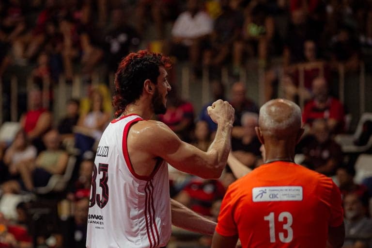 Gallizi em jogo entre Flamengo e Caxias do Sul (Foto: Divulgação/NBB)