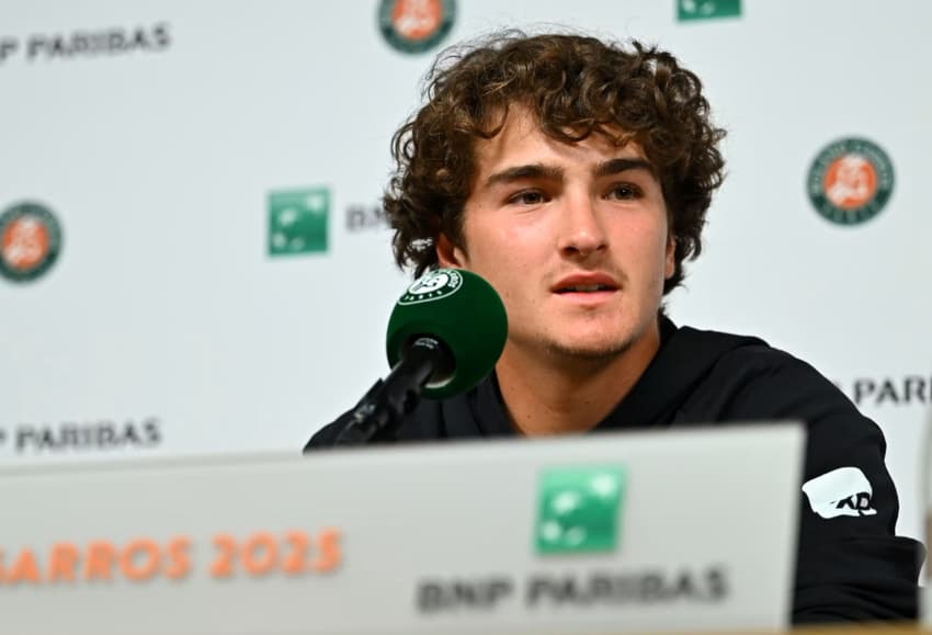 João Fonseca durante coletiva em Roland Garros (Corinne Dubreuil / FFT)