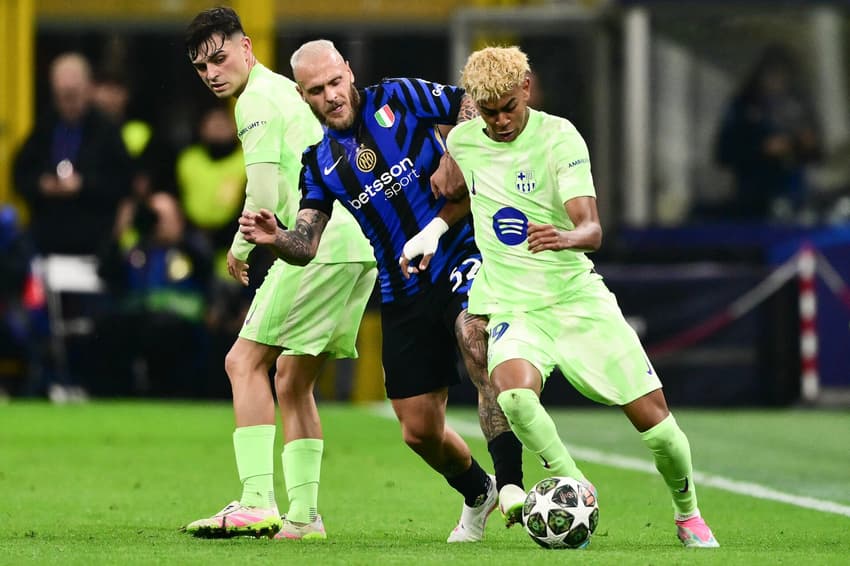 Lamine Yamal em ação do jogo do Barcelona contra Inter de Milão pela semifinal da Champions League