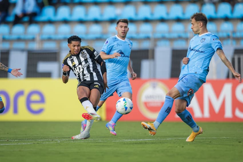 Rony em ação no jogo do Atlético-MG contra o Iquique pela Sul-Americana