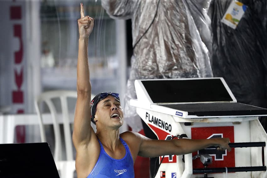 Lorrane Ferreira foi campeã nos 50m livre