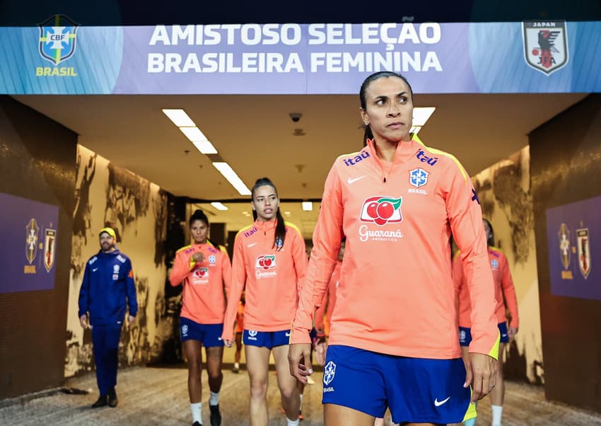 Marta durante treino do Brasil para enfrentar o Japão. (Foto: Lívia Villas Boas / CBF)