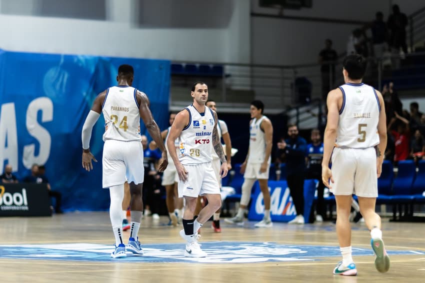 Jogadores do Minas durante jogo contra Mogi pelos playoffs do NBB (Foto: Hedgard Moraes/MTC) (Foto: Hedgard Moraes/MTC)