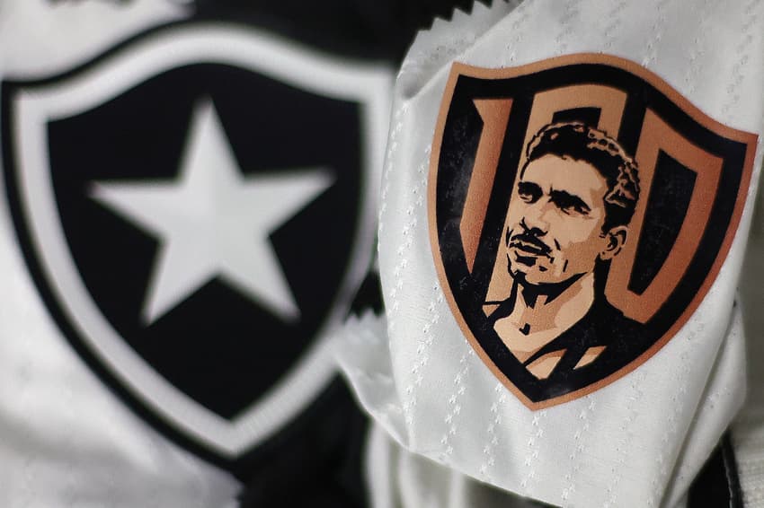 Camisa do Botafogo terá patch em homenagem aos 100 anos de Nilton Santos