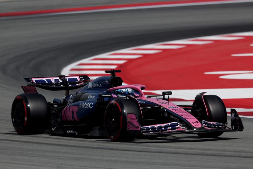 Antes da vitória do PSG na Champions League, Gasly estava em pista pelo GP da Espanha na F1 2025 (Foto: Pierre-Philippe MARCOU / AFP)