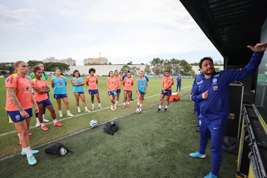 3º Treino da Seleção Brasileira Feminina - CT Joaquim Grava