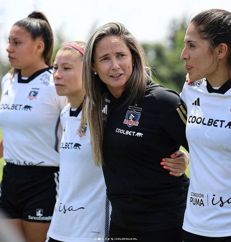 Tatiele Silveira comanda o Colo-Colo.